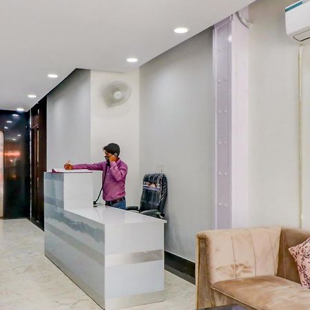 Oyo Flagship 80318 Hotel Sai Plaza Near Indira Gandhi International Airport ニューデリー エクステリア 写真